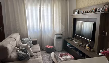 Condomínio com 2 quartos à venda em Vila Ré - SP