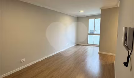 Apartamento com 2 quartos à venda em Portão - PR