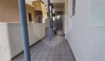 Casa térrea com 4 quartos à venda em Jardim Líbano - SP