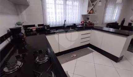Sobrado com 3 quartos à venda em Vila Ema - SP