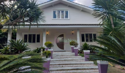 Linda Casa Térrea em Cond. Fechado