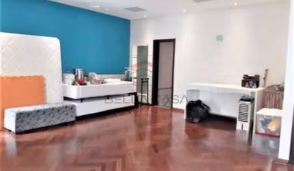 Sobrado com 4 Quartos e 6 banheiros à Venda, 255 m² por R$ 1.390.000