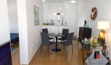 50 m² - 2 dormitórios, sala, cozinha, área de serviço, 1 vaga livree e lazer.