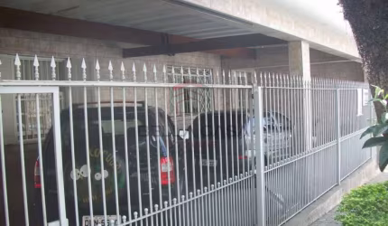 CASA COM 5 MORADIAS  MOOCA PROXIMO HOSPITAL CEMA , BOM PARA INVESTIDORES.