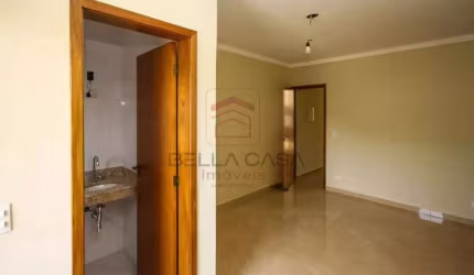 Sobrado Espaçoso e Bem Localizado | 3 Dormitórios (1 Suíte) | 3 Vagas