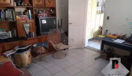 Terreno com 3 casas para reforma