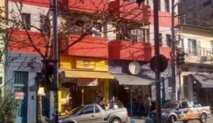 Prédio na Vila Diva,  290m2, com 08 locações ativas, sendo 06 residenciais e 02 comércios
