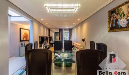 Casa à venda na Mooca com 4 quartos e 7 vagas - 218m2