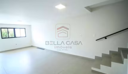 Sobrado a venda Mooca com 3 quartos, cozinha, quintal e 2 vaga de garagem