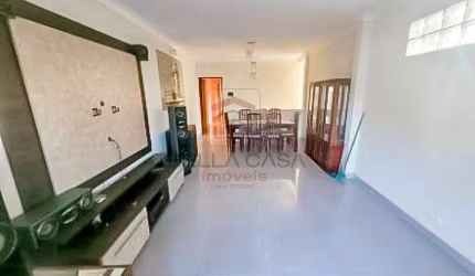 Sobrado à Venda na Mooca, 3 Suítes, Piscina, Churrasqueira e 4 Vagas de Garagem!
