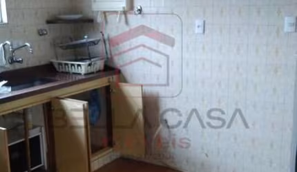São tres casas no terreno. Ideal para investidor ou construtor