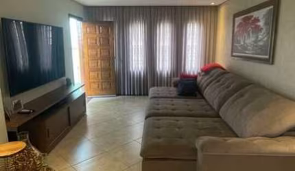 Casa com 3 quartos - vaga para 5 autos - 218m² - Vila Cinstança