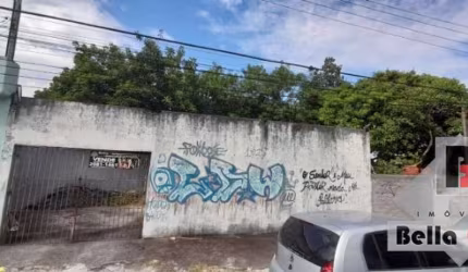 Terreno com duas entradas