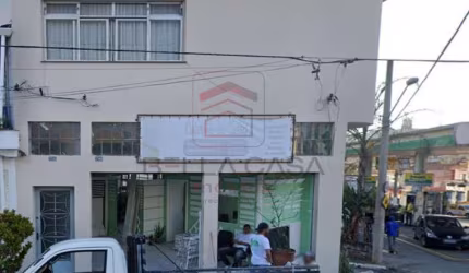 Conj. Comercial  228m2  área  construída  compostos por   1  apto    2  salões