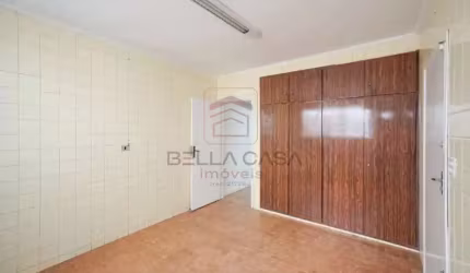 Casa a venda com 3 dormitórios e 2 vagas no bairro da mooca
