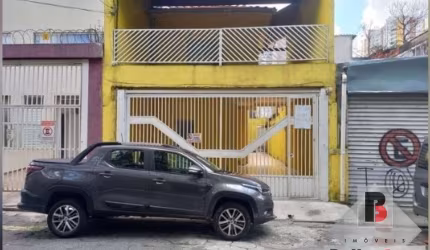 OPORTUNIDADE, SOBRADO COMERCIAL, EM FRENTE A UNIVERSIDADE UNICID, NO BAIRRO DO TATUAPÉ