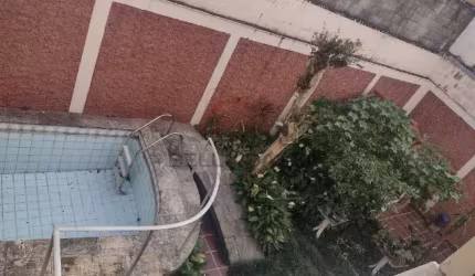 Casa para venda com piscina - Jd Avelino - 4 dormitórios (1 suite) - 7 vagas de garagem