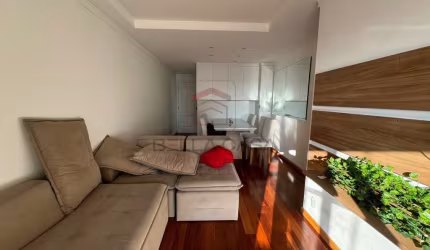 Apartamento a venda vazio com 67 metros, 2 quartos e 1 suíte.