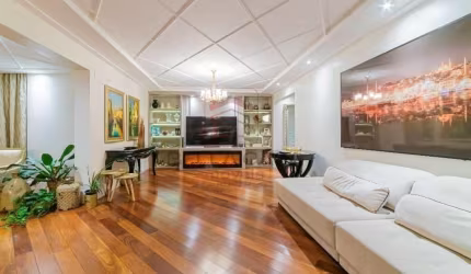 Apartamento de Luxo na Mooca - 221m², 3 Suítes, 4 Vagas, Andar Alto com Vista Livre
