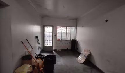 Sobrado no Ipiranga, 03 quartos sendo 01 suíte e 03 vagas de garagem