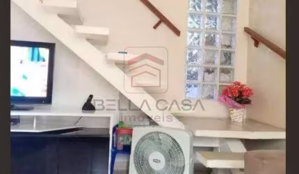 Sobrado com 2 Quartos e 2 banheiros à Venda, 80 m² por R$ 467.000