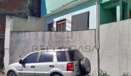 Propriedade para moradia e renda em rua sem saida.