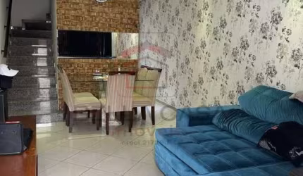 Sobrado Condomínio Fechado / Ótima localização / 2 suítes ? Lavabo / 2 Vagas