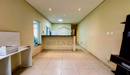 Casa terrea a venda com 2 quartos, 3 vagas e quintal com churrasqueira