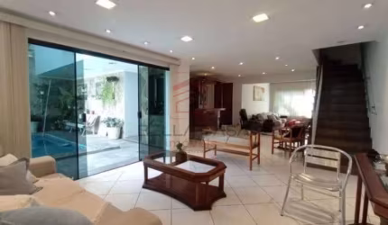 Sobrado à venda na Mooca - 5 quartos, 5 suítes, 8 banheiros, 5 vagas de garagem, piscina.