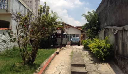 Vende Casa para renda  com 2 moradias no quintal  bairro Santa clara