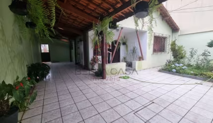 Casa Térrea a venda- 3 dormitórios 3 vagas de garagem , quintal e Churrasqueira