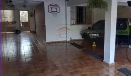 Casa térrea com 3 dormitórios a venda em Vila Santa Clara