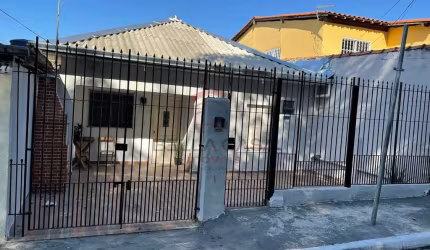 Oportunidade    para   renda    terreno   com   3 casas   todas   alugada