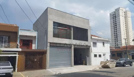 Galpão para locação na Mooca com pé direito alto, vão livre e portão automatio + isolamento termico