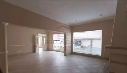 Linda casa térrea em local privilegiado na Mooca