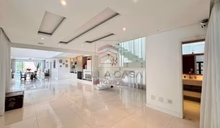 Casa com piscina, espaço gourmet com churrasqueira, 4 suítes, e 4 vagas na Mooca