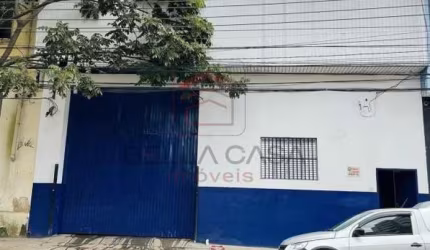 Galpão/Depósito/Armazém e 2 banheiros para Alugar, 382 m²