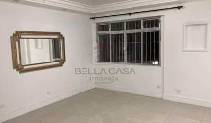 Apartamento para alugar na Mooca com 2 dormitórios sendo 1 suíte.