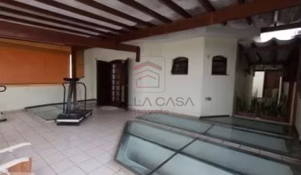 Lindo sobrado em Rua tranquila com 4 dorm à venda