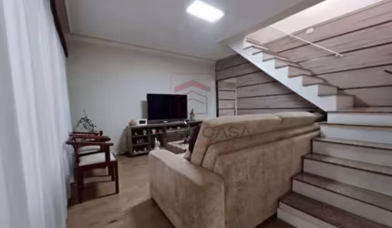Sobrado a venda de três dormitórios