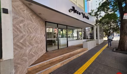 Apartamento com 3 quartos para alugar na Rua Ruy Brasil Cavalcante, 131, Setor Oeste, Goiânia por R$ 1.600