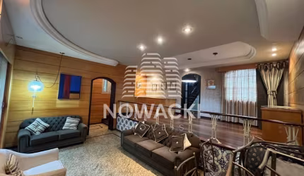 CASA RESIDENCIAL OU COMERCIAL COM 6 VAGAS NO ÁGUA VERDE