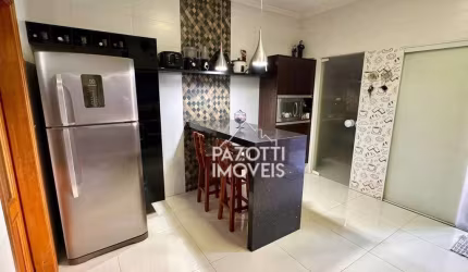 Casa com 4 dormitórios à venda, 238 m² por R$ 742.000,00 - Área Industrial - Jardinópolis/SP