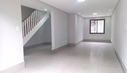 Sobrado com 3 quartos para locação em Água Fria - SP