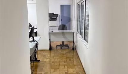 Apartamento com 2 quartos à venda ou para locação em Cerqueira César - SP