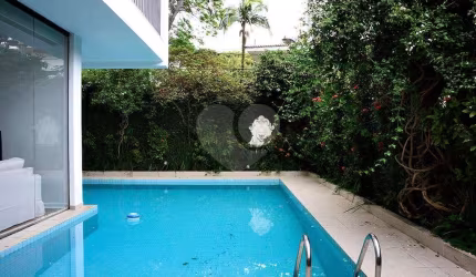 Casa com 6 quartos à venda em Pacaembu - SP