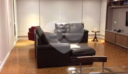 Apartamento com 4 quartos à venda em Cerqueira César - SP