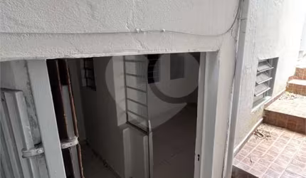 Casa de vila com 2 quartos para locação em Jardim Rossin - SP