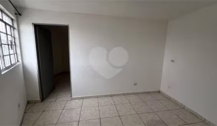 Casa de vila com 1 quartos para locação em Jardim Rossin - SP