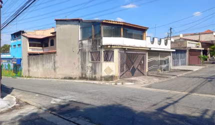 Sobrado com 4 quartos à venda em Jardim Nice - SP